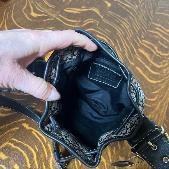 Coach Black and Gray Signature C Patterned Canvas Shoulder/Crossbody Bag - Picture 8 of 10